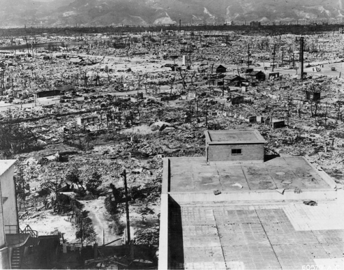 Hiroshima après le bombardement, photographie du département de la défense américaine.